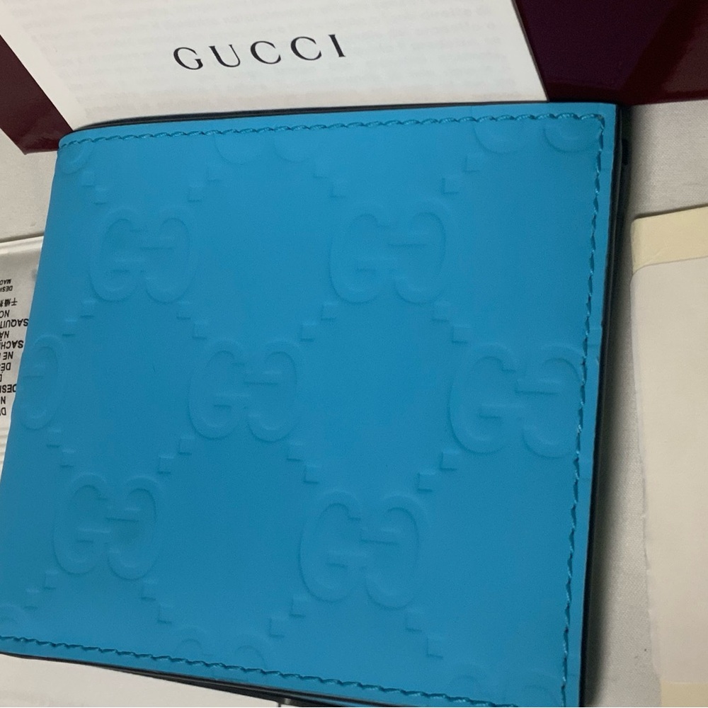 Gucci Turquoise Leather wallet rubber effect embossed bifold NEW